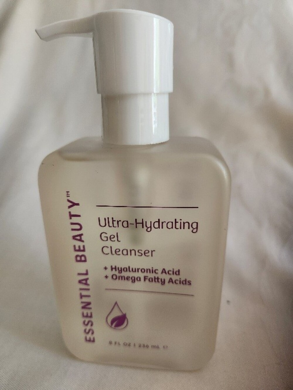 Brand New Essential Beauty Ultra Hydrating Gel Cleanser – 8.0 oz / 236 m